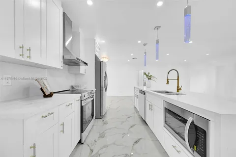 11011 NE 9th Ct, Biscayne Park FL 33161