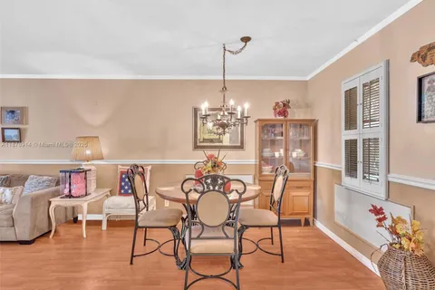 2841 Somerset Dr # 105, Lauderdale Lakes FL 33311