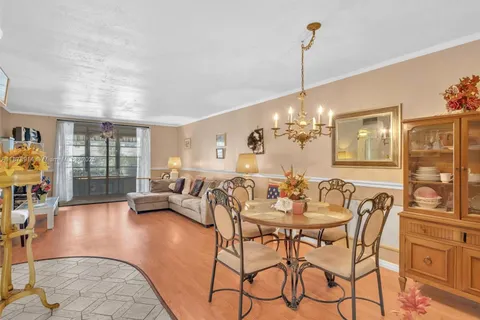 2841 Somerset Dr # 105, Lauderdale Lakes FL 33311