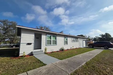 1144 46th St S, St Petersburg FL 33711