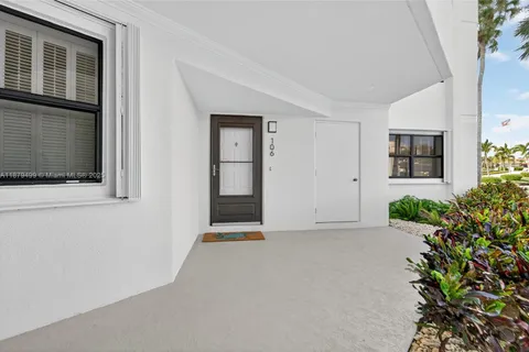 19800 Sandpointe Bay Dr # 106, Tequesta FL 33469