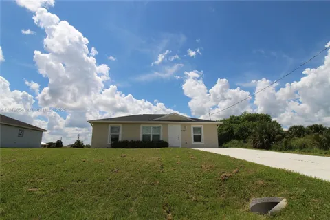 7065 Berwirck Cir, La Belle FL 33935