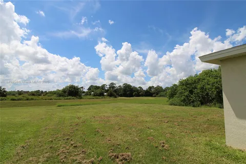 7065 Berwirck Cir, La Belle FL 33935