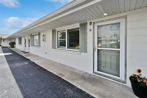 525 Manatee Ct # 14, Venice FL 34285