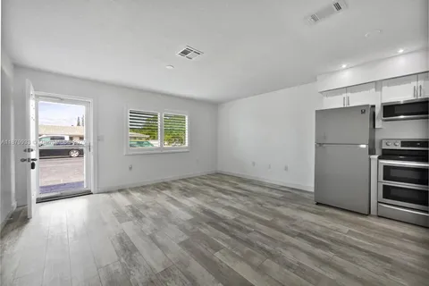 525 Manatee Ct # 14, Venice FL 34285