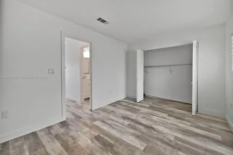 525 Manatee Ct # 14, Venice FL 34285