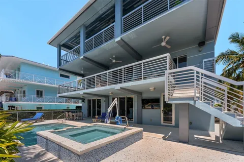 172 Venetian Dr, Islamorada FL 33036