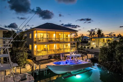 96 W Plaza Del Sol, Islamorada FL 33036