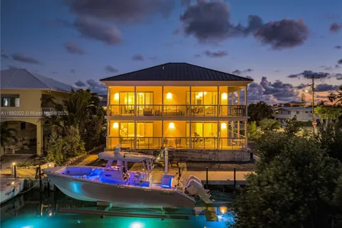 96 W Plaza Del Sol, Islamorada FL 33036