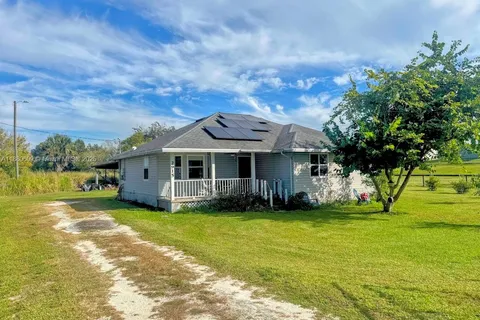 2915 Ortona Locks Rd, Moore Haven FL 33471