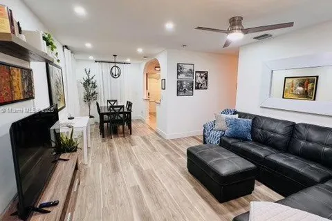 281 Lafayette Dr, Miami Springs FL 33166