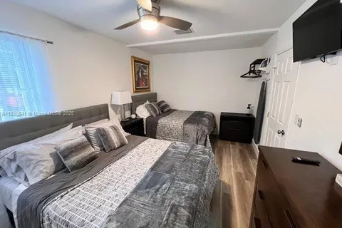 281 Lafayette Dr, Miami Springs FL 33166