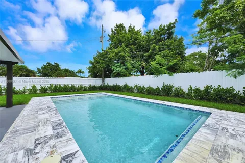 11011 NE 9th Ct, Biscayne Park FL 33161