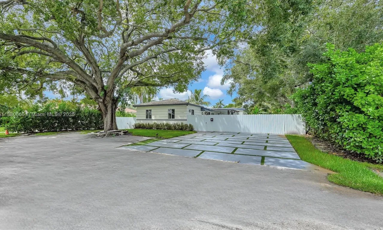 11102 NE 9th Ct, Biscayne Park FL 33161