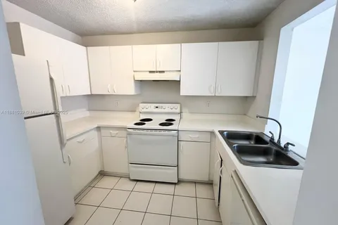 910 Cypress Way E, Palm Springs FL 33406