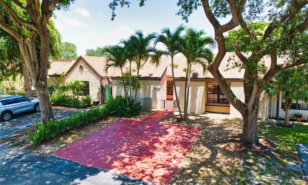 5197 Peppercorn St, Palm Beach Gardens FL 33418