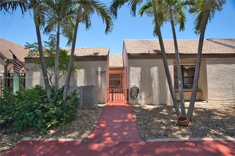5197 Peppercorn St, Palm Beach Gardens FL 33418