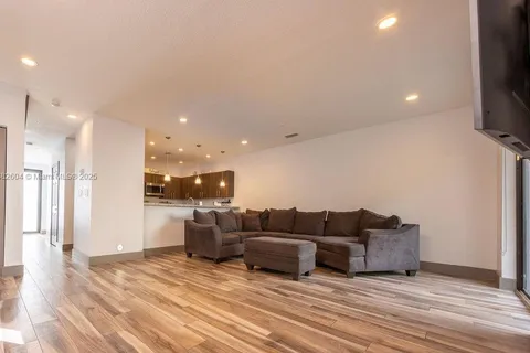 2061 Washington Ave # 4, Opa-Locka FL 33054