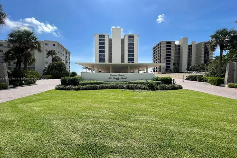 200 Beach Rd # 202, Tequesta FL 33469