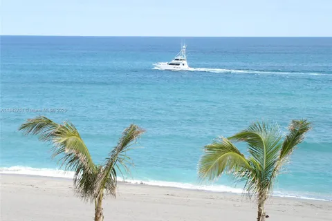 200 Beach Rd # 202, Tequesta FL 33469