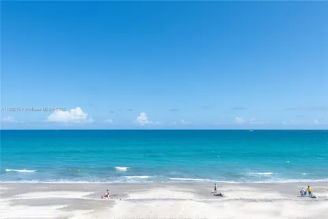 200 Beach Rd # 202, Tequesta FL 33469