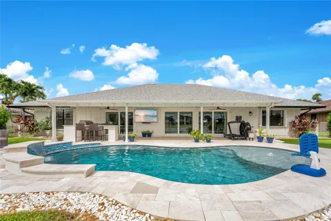 7104 SE Bunker Hill Dr, Hobe Sound FL 33455