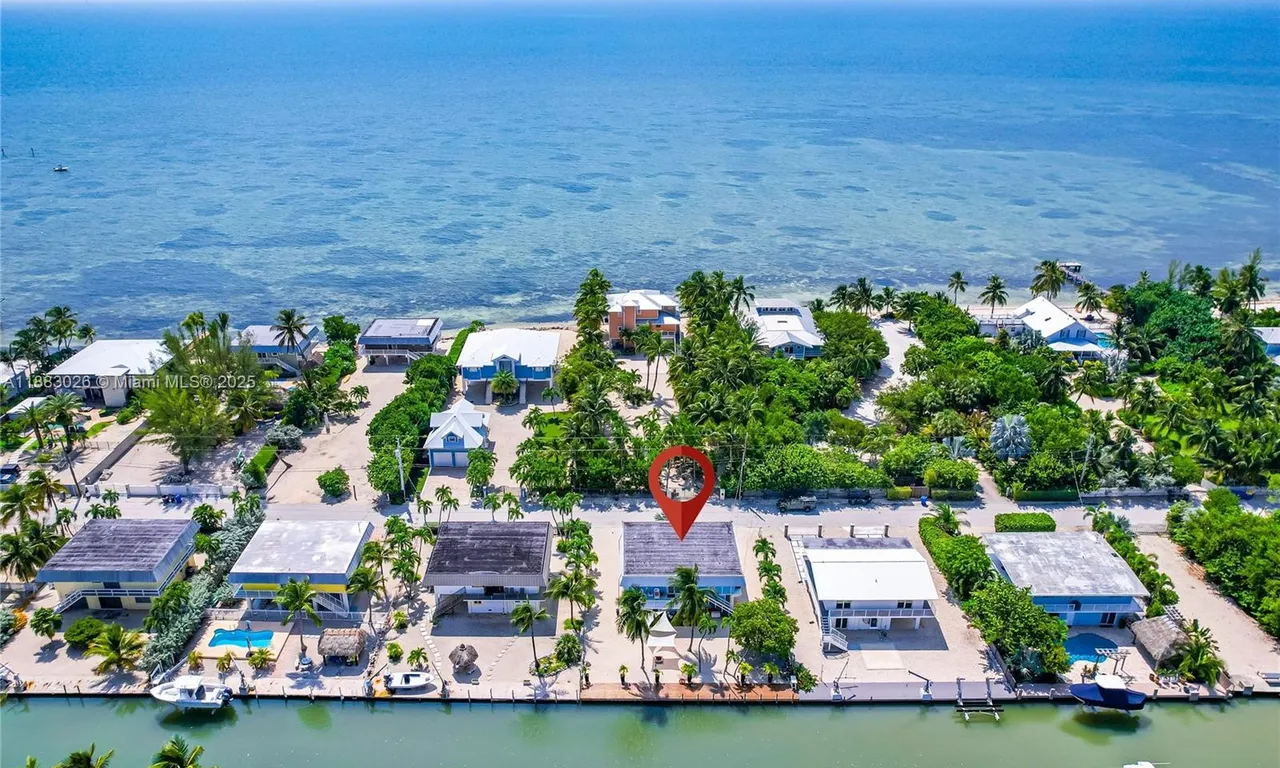 126 Columbus Dr, Islamorada FL 33036