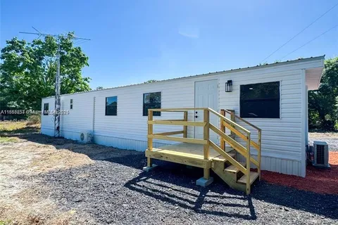 5121 PIONEER 18TH ST, Clewiston FL 33440