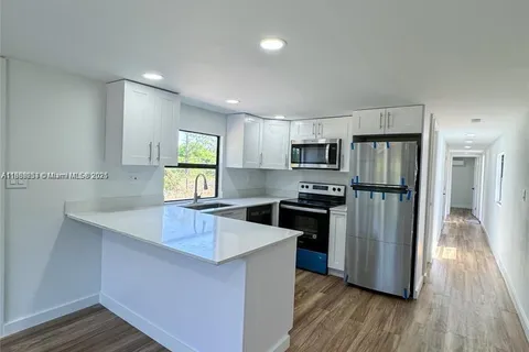 5121 PIONEER 18TH ST, Clewiston FL 33440