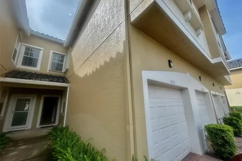 1560 SE Wilshire Pl # 103, Stuart FL 34994