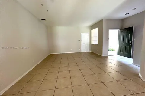 1560 SE Wilshire Pl # 103, Stuart FL 34994