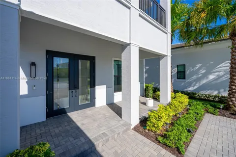 13402 Artisan Cir, Palm Beach Gardens FL 33418