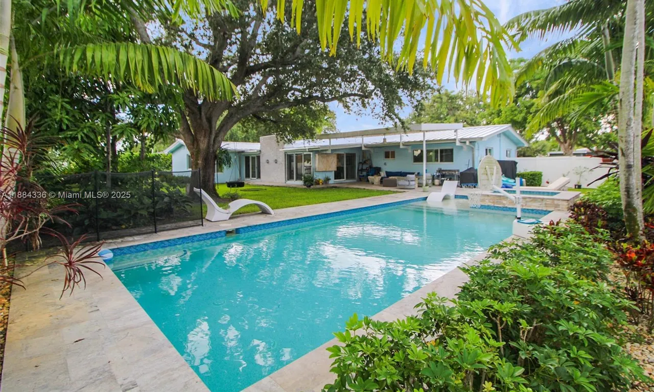 1190 Robin Ave, Miami Springs FL 33166