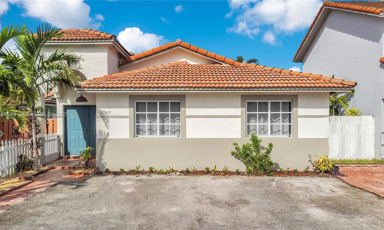 12362 NW 98th Pl, Hialeah Gardens FL 33018