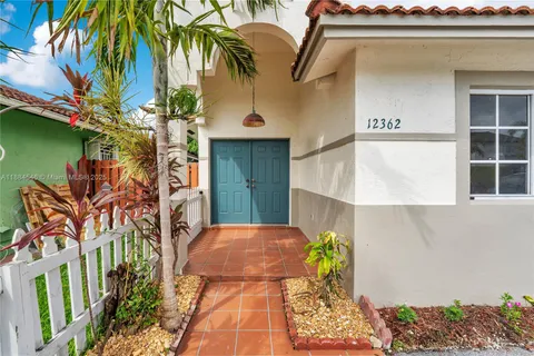 12362 NW 98th Pl, Hialeah Gardens FL 33018