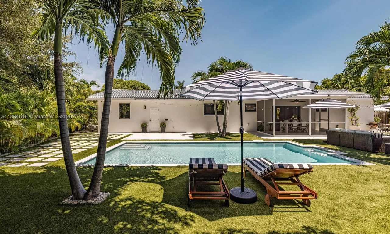 11504 NE 6th Ave, Biscayne Park FL 33161