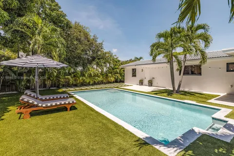 11504 NE 6th Ave, Biscayne Park FL 33161