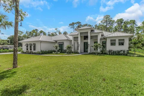 5174 Sycamore Dr, Naples FL 34119