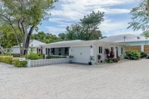 275 Pueblo St, Tavernier FL 33036