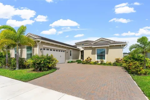 15901 Meadowlark Ct, Loxahatchee FL 33470