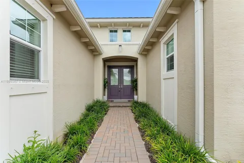 15901 Meadowlark Ct, Loxahatchee FL 33470