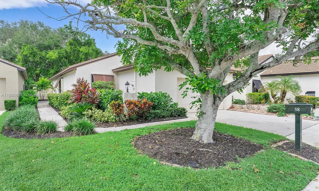 58 Ironwood Way N, Palm Beach Gardens FL 33418