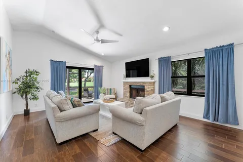 58 Ironwood Way N, Palm Beach Gardens FL 33418