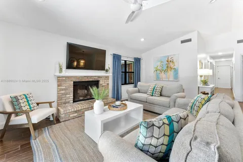 58 Ironwood Way N, Palm Beach Gardens FL 33418