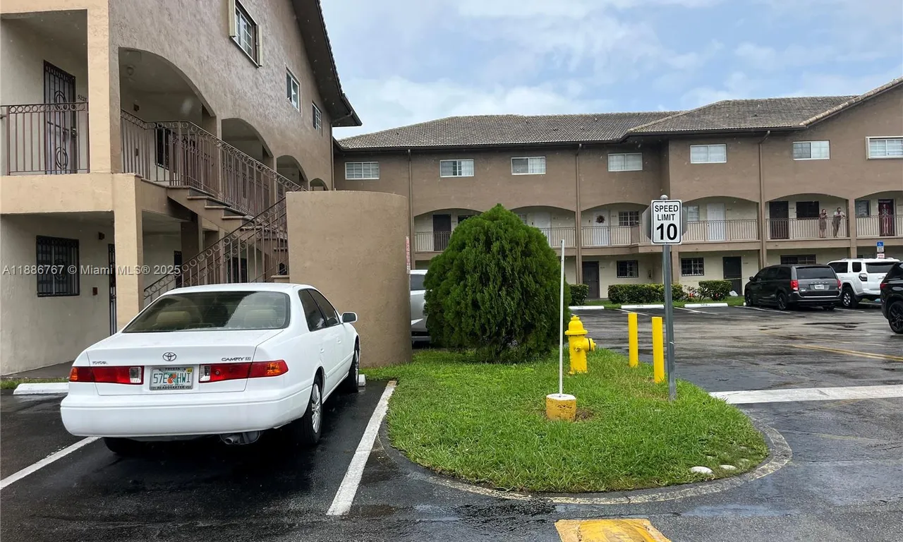 8851 NW 119 ST # 5222, Hialeah Gardens FL 33018