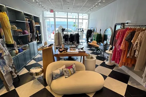 7230 SW 57th Ave, South Miami FL 33143