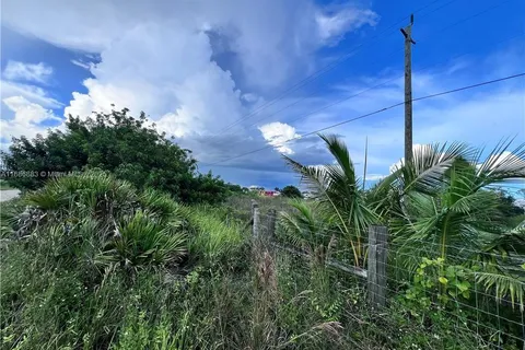 2913 Fernwood Ln., Other City - In The State Of Florida FL 33935