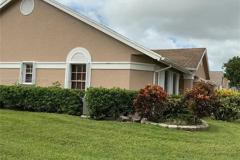 203 N Moccasin Trl N, Jupiter FL 33458