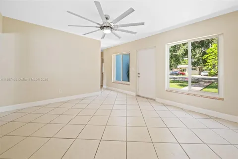 573 Palmetto Dr, Miami Springs FL 33166