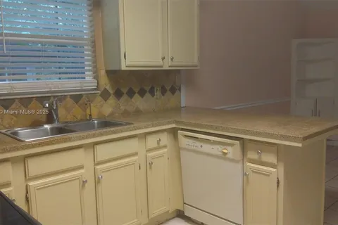 4828 E Pinewood Ave, Jacksonville FL 32257